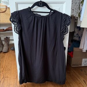 Gibsonlook Chic Black Lace Sleeve Blouse